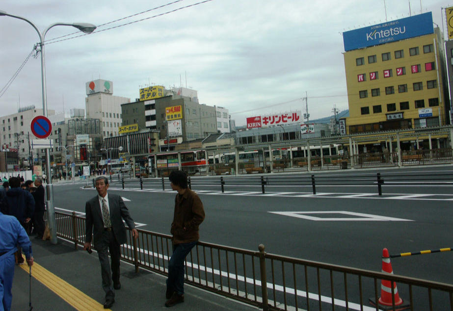 Привокзальная площадь в городе Нара в Японии